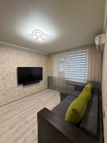 Продам однокомнатную квартиру на Салтовке Валентиновская 54