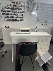 Аренда мастеру маникюра и педикюра м. Киевская