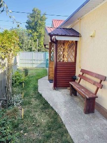 Продам пів будинка з окремим входом