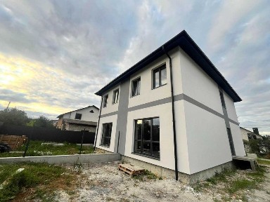 Продаються котеджі у селі Рудно