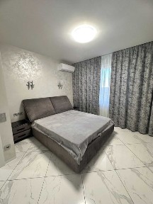 Краківська 27 ремонт, є додаткова генерація, перший будинок від метро