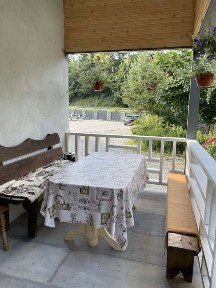 Котедж для 6-9 осіб біля центральної траси