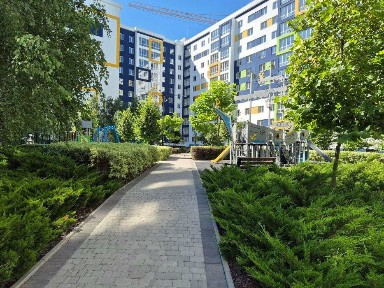 2кімнатна в зданому будинку поруч з центром Бучі