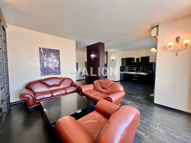 Продаж 2 кімн. квартири з ремонтом біля метро Осокорки