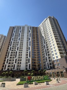 Трехкомнатная квартира с премиум ремонтом с видом на море и ипподром