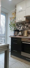 Продам 2к с шикарным видом на озеро!