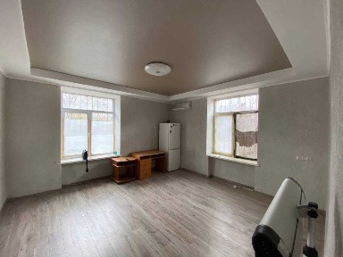 2 комн., квартира, на ул. М. Грушевского, гараж, подвал, палисадник.