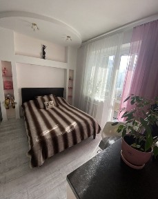 Продаж 2-кімнатної квартири 73.4 м², Володимирська вул.