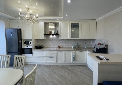 Продаж 3-кімнатної квартири 98 м², Кармелюка вул.