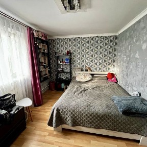 Пподам 5 комнатный дом Центр Обуховки