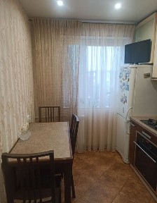 Продаж 3-кімн в Центрі з ремонтом, меблі
