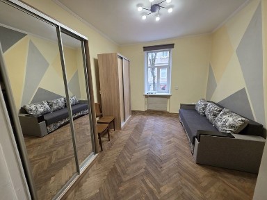 Продаж 1к квартири вул. О. Степанівни (бічна бр. Міхновських)