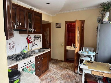 Продаж квартири з потенціалом розширення до 200 м² по вул. Яна Жижки