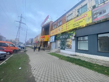 Аренда фасадного помещения по Космонавтов ост. Космос 55м 1000грн