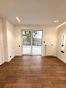 Продаж окремого будинку з якісним ремонтом у с. Басівка