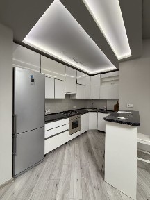 Продається 2к квартира біля університету