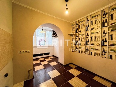 Пропонуємо до продажу 2-кімнатну квартиру у цегляному будинку