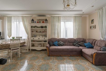 Будинок з генератором. Можна з тваринами. 3 спальні.