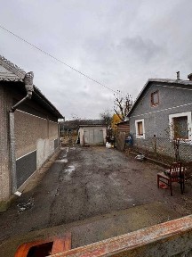 Продається будиночок у Чернівцях (район Дріждзаводу, біля автостанції)