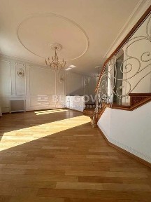 Продаж квартири. Рейтарська. Дворівнева. 154 м. кв