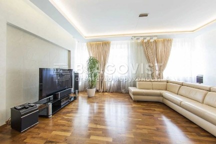 4к Ярославів Вал, 13 Шевченківський історичний центр