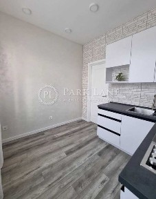 Продаж 2к квартири з новим ремонтом Єреванська 5