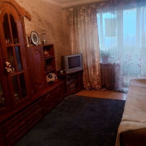 Продам 2-кімнатну роздільну квартиру на вул. Леся Курбаса, Борщагівка