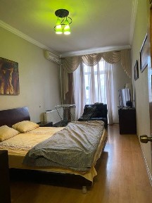 Однокомнатная каартира Соборная ! Самый центр!