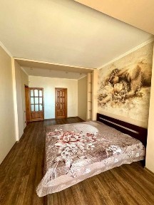 Задається дворівнева квартира, вул. Педагогічна, 17