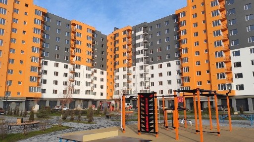 Чорнова 2 кімнатна квартира в зданому будинку