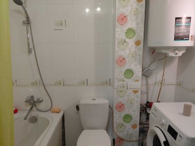 Малиновского\Космонавтов 2х комнатная раздельные 4\5 этаж