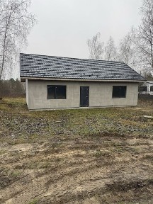 Земельна ділянка з будинком в Гореничах