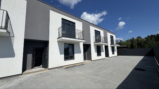 Готові таунхауси біля озера! Ділянка і паркомісце! 95 м2 і 4 спальні!