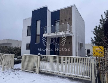 Продажа нового дома с ремонтом у воды <a href='/newbuilding/7971/view/kg-pluty'>Плюты</a> Конча-Заспа Козин Плюти