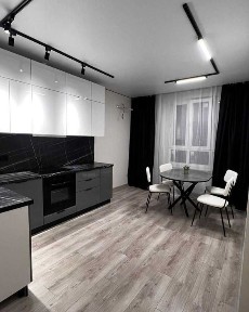 Світлий таунхаус з мансардним вікном + BBQ-зона