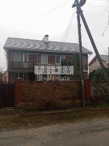 Продаж двоповерхового будинку, Бортничі