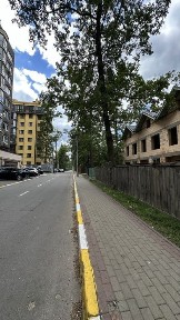 Таунхаус з окремим паркомісцем біля парка Незнайко.