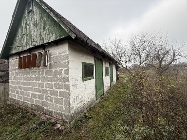 Частина будинку, окремий вхід, ділянка 9сот