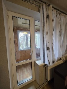 С ремонтом. 2 х комн кв. Левый берег. Риелторы не звоните.