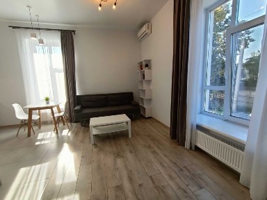 Подобова оренда апартаментів (лівий берег)