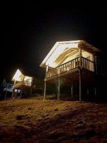 НОВИЙ РІК ВІЛЬНО. Два брати ЕКО. будинок або окремі кімнати. ЧАНИ.