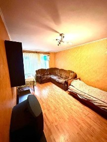 Продаж 3 кімнатної квартири вул. Миколи Сумцова