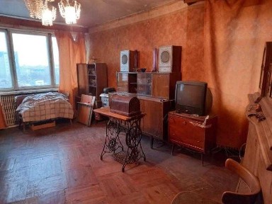 Продам 3 к. квартиру поруч з метро Левада, з газом