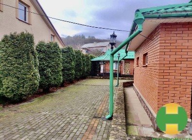 Продається сучасний 2-поверховий будинок. Чортків