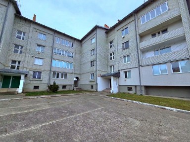 Продається 3-кімнатна квартира у смт. Дашава, 13-км до м. Стрий