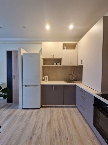 Однокімнатна 40 мет в жк 7я, тепла, нова