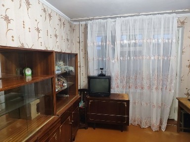 Здається 1-кім по вул Олени Теліги