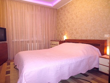 2-комнатная квартира посуточно 52 м², Ивана Мазепы ул., (Щорса), 45