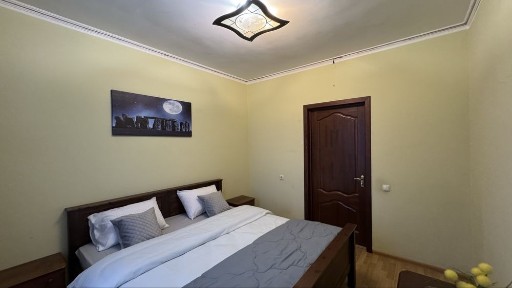 Без комісії 2к квартира на вул. Дніпровська Набережна 26А