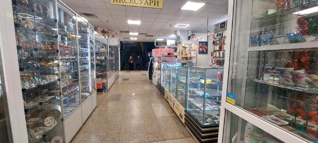 Оренда 12 м кв. В ЦУМ ВІННИЦЯ. Перший поверх біля входу.